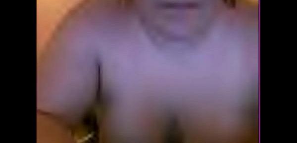Fat Girl masturbates on Webcam